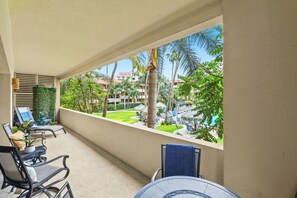 Terrace/patio - 5 mins to Medano Beach and all the hot spots! Modern 3-bdrm-3.5 bath Condo (Cabo San Lucas)