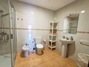 Apartment, 2 Bedrooms, Terrace, City View | Bathroom - Miramar 8 - San Sebastián de La Gomera (San Sebastián de La Gomera)