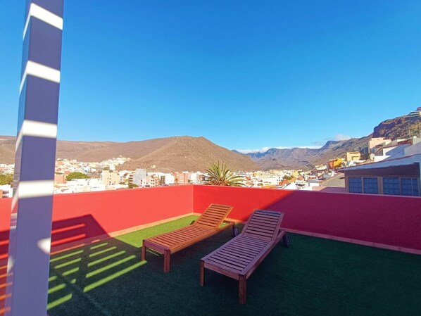 Appartamento, 2 camere da letto, terrazzo, vista città | Terrazza/patio