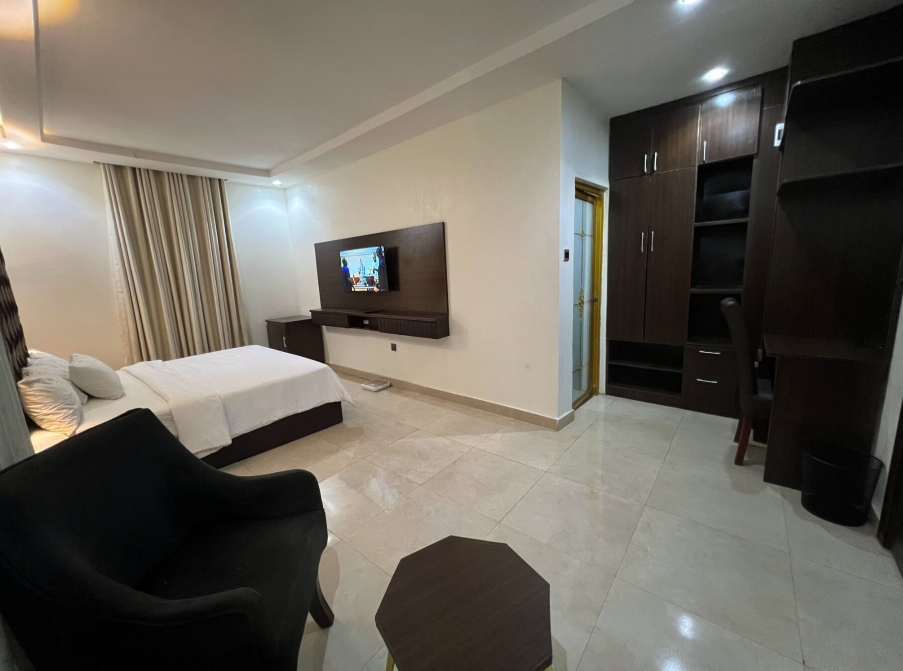 Room, Harbor View | Egyptian cotton sheets, premium bedding, memory foam beds, free WiFi