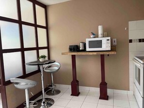 Studio, Balcony | Private kitchen