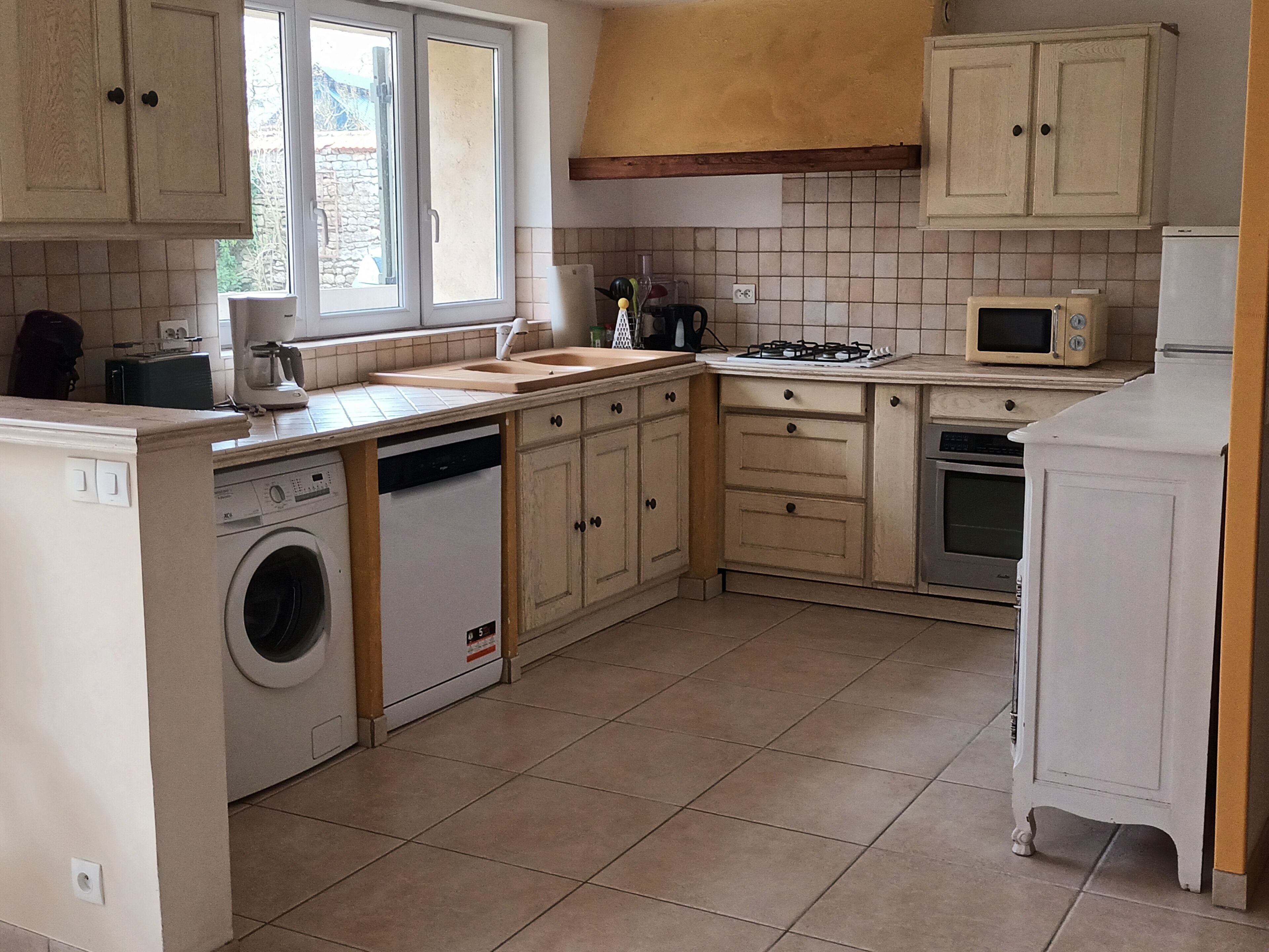 Mikrowelle, Ofen, Herdplatte, Geschirrspüler