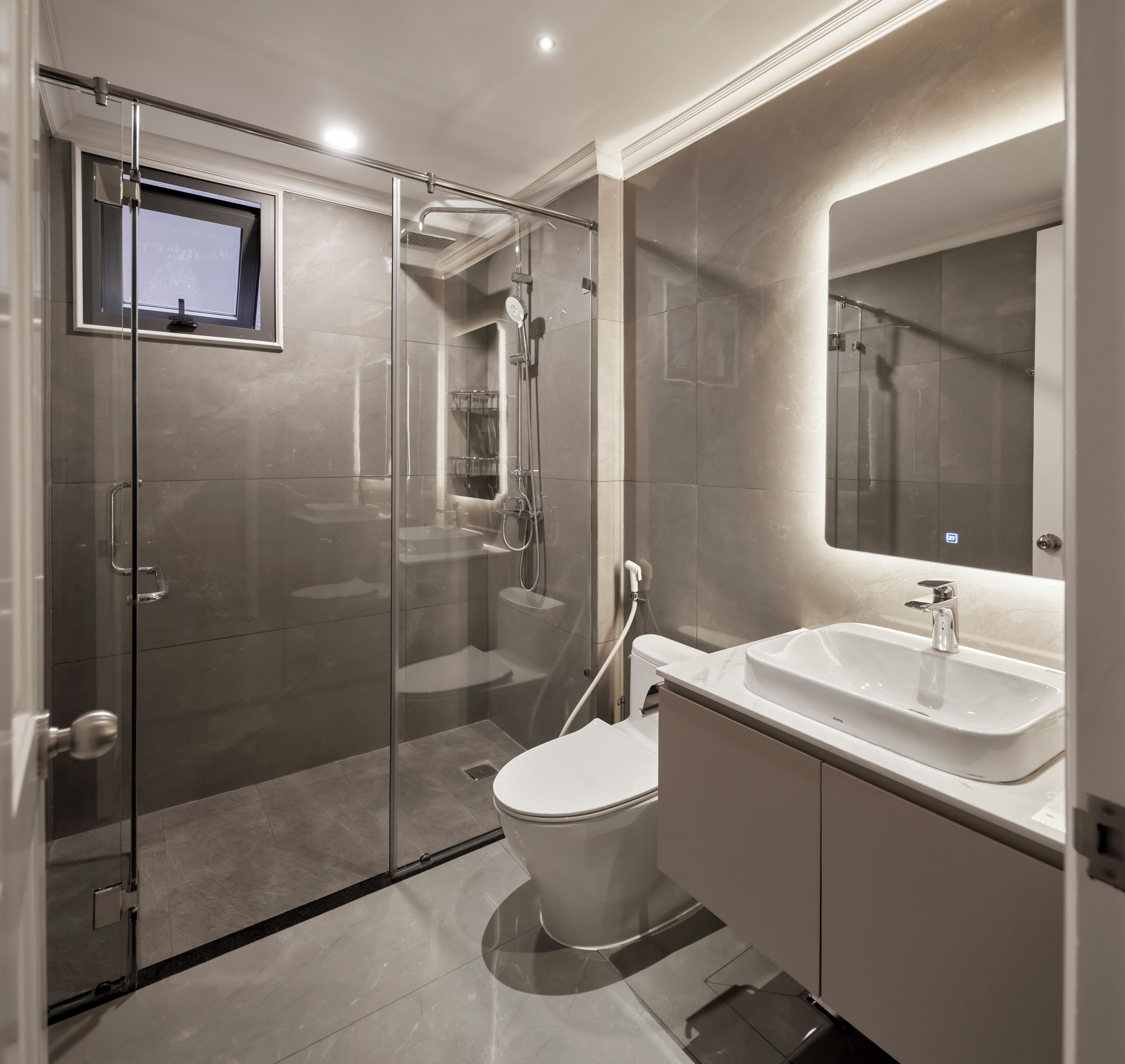 Luxury-Apartment, 1 Schlafzimmer | Badezimmer | Dusche, Regendusche, Designer-Toilettenartikel, Haartrockner