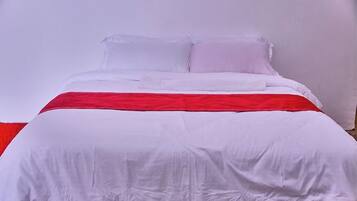 Single Room | Individually decorated, individually furnished, free WiFi, bed sheets