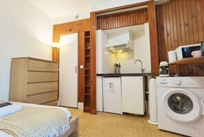 1 bedroom, free WiFi, bed sheets