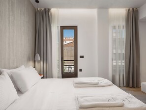 1 soverom, safe på rommet, skrivebord og wi-fi (inkludert)