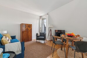 City Apartment, 1 Double Bed with Sofa bed, Non Smoking | Living area