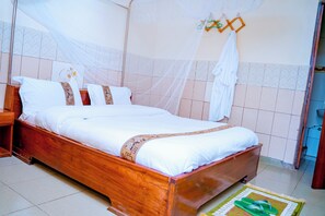 3 slaapkamers, een strijkplank/strijkijzer, wifi, beddengoed