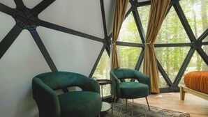 Unclassified image, 4 of 50, button - Stargazing dome w/ hot tub + sauna access - 02 (Freeport)
