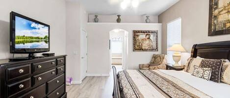 4 bedrooms, iron/ironing board, WiFi, bed sheets