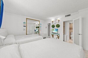 Condo, 1 Bedroom, Pets allowed, Beach View - Beachfront Ocean View Balcony Pool Gym (Hollywood)