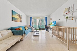 Interior - Beachfront Ocean View Balcony Pool Gym (Hollywood)