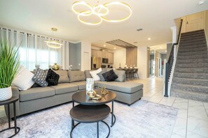 TV, DVD player, books, stereo - Private Pool - Themed Rooms - Near Disney 4239 (Kissimmee)