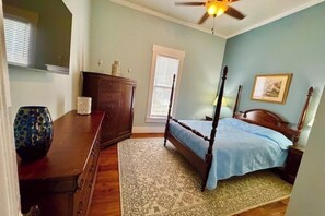 Bügeleisen/Bügelbrett, Reisekinderbett, kostenloses WLAN, Bettwäsche