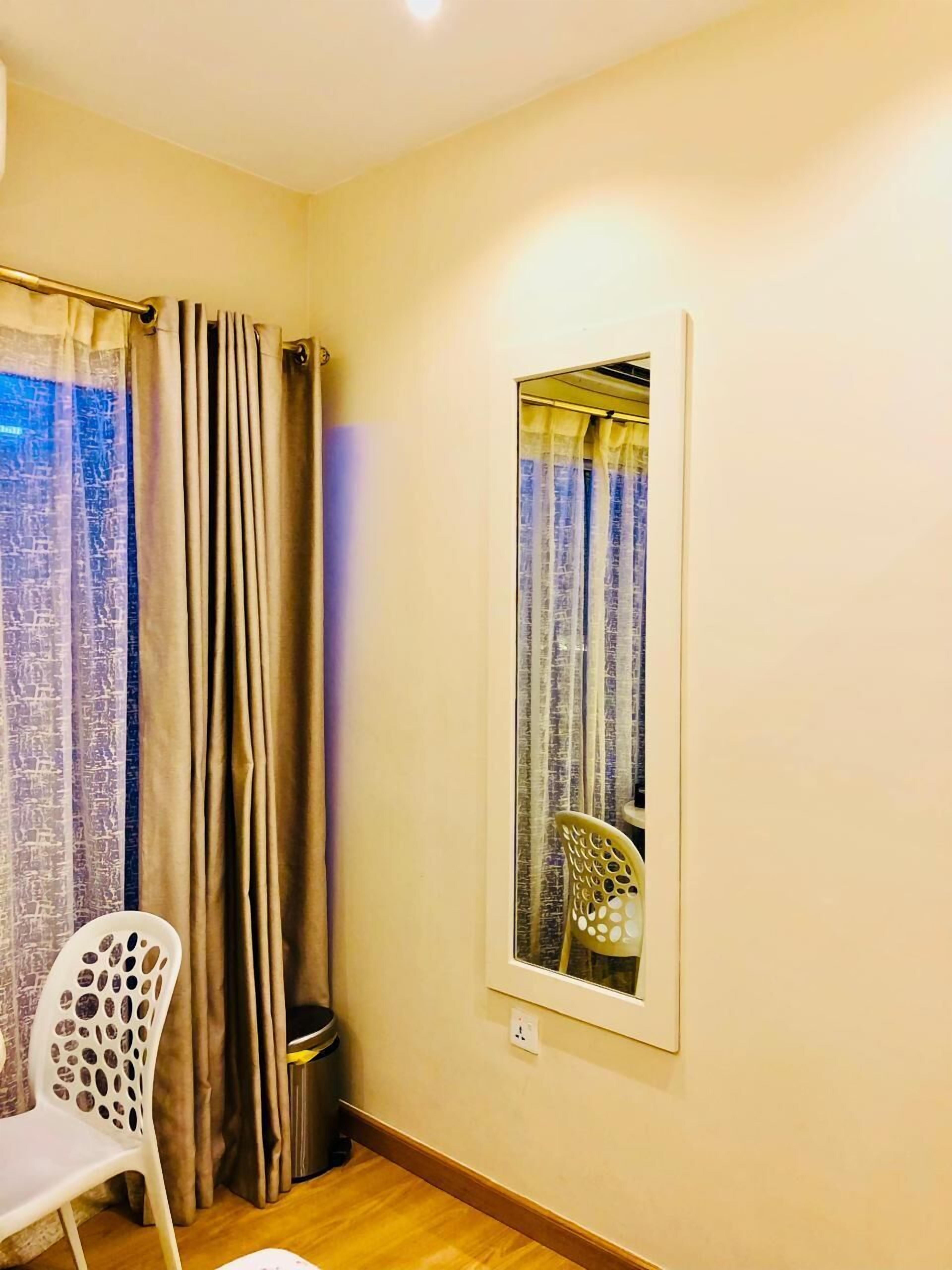 Deluxe Double or Twin Room, 2 Single Beds | Laptop workspace, soundproofing, cots/infant beds, free WiFi