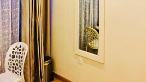 Ảnh chưa phân loại, 2 trong số 34 ảnh, nút