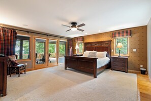 5 bedrooms, iron/ironing board, free WiFi, bed sheets