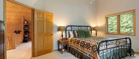 5 bedrooms, iron/ironing board, free WiFi, bed sheets