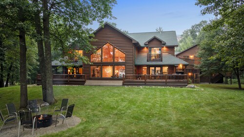Pontoon| Game Room| Hot Tub| Built in Theatre