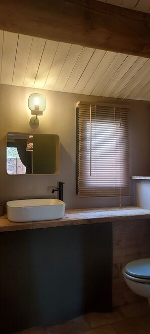 Towels, toilet paper