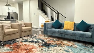 House, 3 Bedrooms | Living area