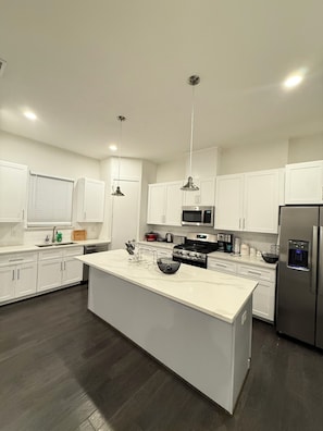 Casa, 3 quartos | Cozinha privada | Torradeira, especiarias, freezer, máquina de gelo