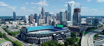 Spacious 4-bedroom house with WiFi, AC in charming Charlotte
