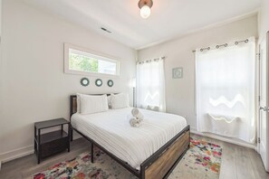 4 室のベッドルーム、アイロン / アイロン台、WiFi、ベッドシーツ