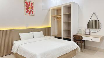 Standard Double Room | Desk, laptop workspace, soundproofing, free WiFi