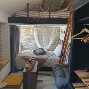 1 habitación, wifi y ropa de cama
