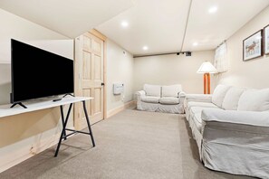 TV, fireplace, offices
