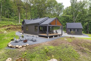 Exterior - Cozy 3-BR Retreat Near Stratton & Manchester (Winhall)