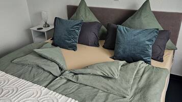 Free WiFi, bed sheets
