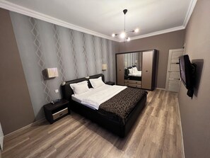 2 chambres, fer et planche à repasser, Wi-Fi, draps fournis