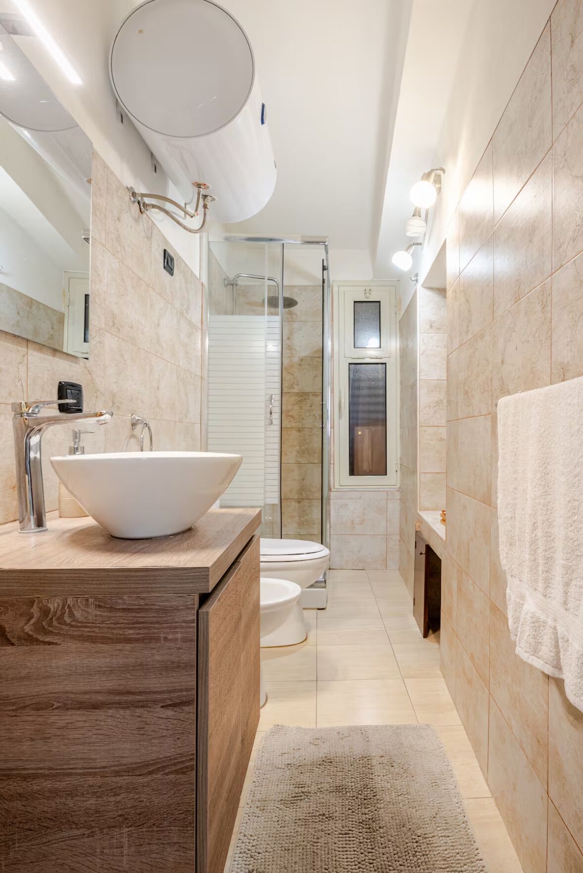 Dusche, Haartrockner, Bidet, Handtücher