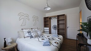 4 bedrooms, iron/ironing board, free WiFi, bed sheets