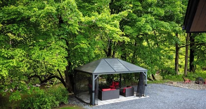 By the river - Le 91