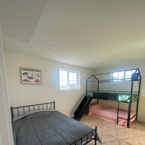 Iron/ironing board, travel cot, WiFi, bed sheets