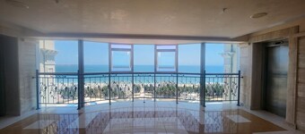 Family apartment with direct access to the beach - Apartment Sunset resort C4-17