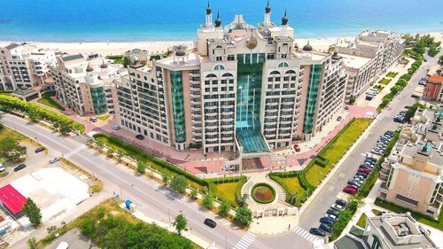 Family apartment with direct access to the beach - Apartment Sunset resort C4-17