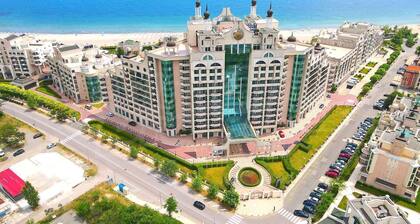 Family apartment with direct access to the beach - Apartment Sunset resort C4-17