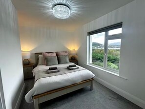 Bügeleisen/Bügelbrett, WLAN, Bettwäsche