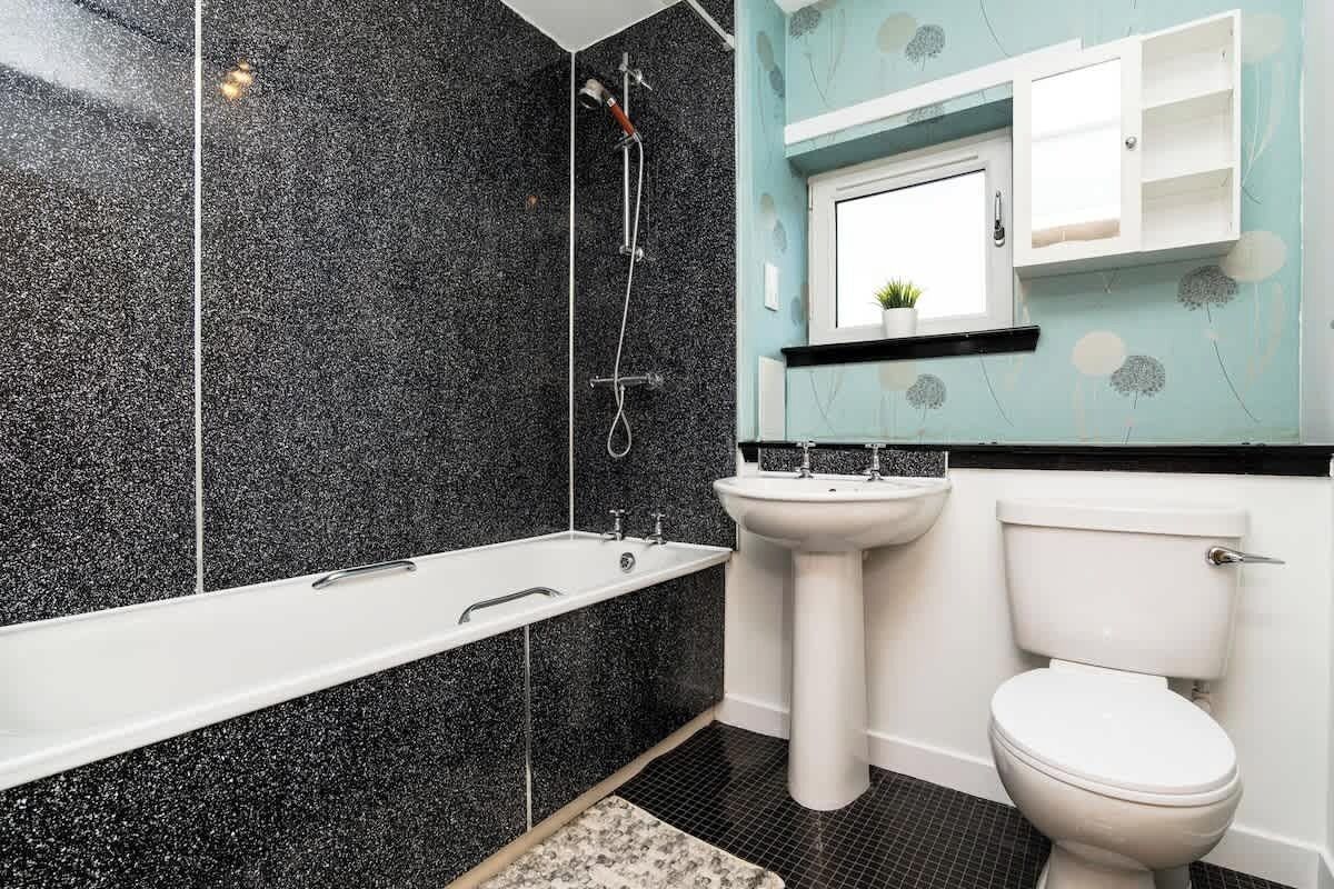 Een douche, een haardroger