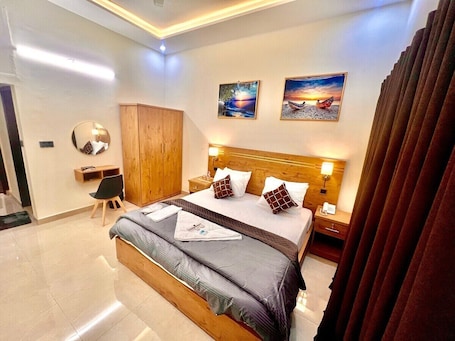 Superior Double Room | Desk, free WiFi
