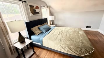 4 bedrooms, iron/ironing board, free WiFi, bed sheets