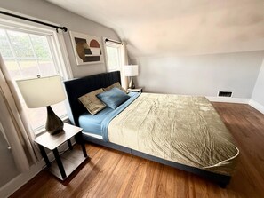 4 slaapkamers, een strijkplank/strijkijzer, gratis wifi, beddengoed