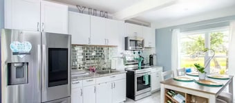 Beautiful private guest house with water views