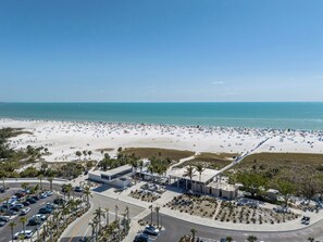 Beach nearby, sun loungers, beach towels