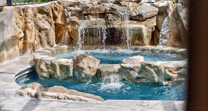 Sweet "Rae" of Sunshine-Coastal Oasis, Prime location & GOLF CART INCLUDED!