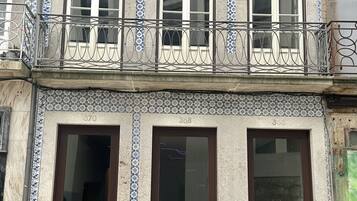 Studio, tupakointi sallittu